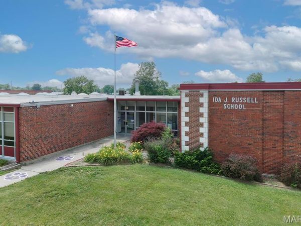 705 N Jefferson Street, Litchfield, IL 62056