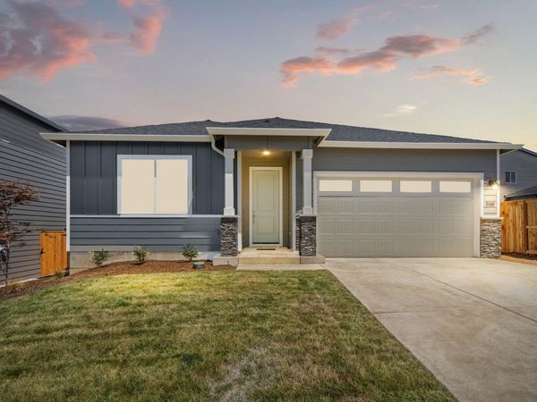 109 Valemont Drive, Unit 32, Eagle Point, OR 97524