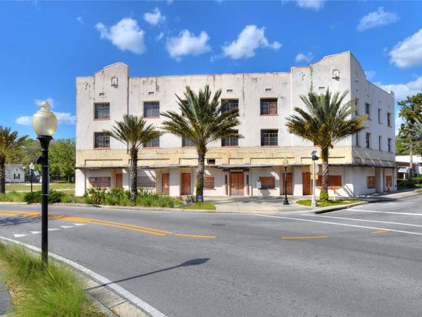 206 PILAKLAKAHA AVENUE, AUBURNDALE, FL 33823