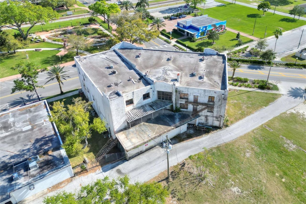 206 Pilaklakaha Avenue, Auburndale, FL 33823 Photo