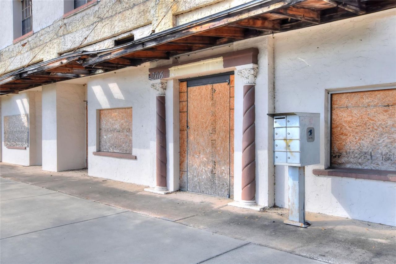 206 Pilaklakaha Avenue, Auburndale, FL 33823 Photo