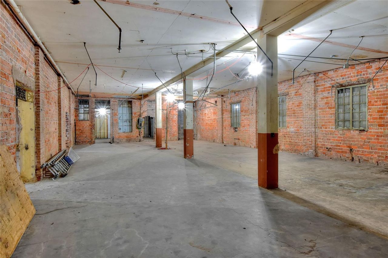 206 Pilaklakaha Avenue, Auburndale, FL 33823 Photo