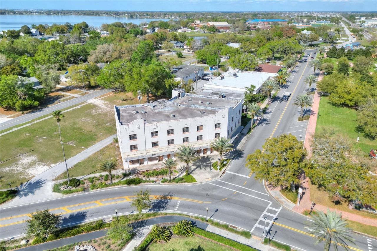 206 Pilaklakaha Avenue, Auburndale, FL 33823 Photo