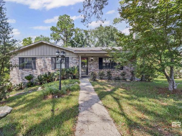 36 Ridgeview Drive, Chickasaw, AL 36611