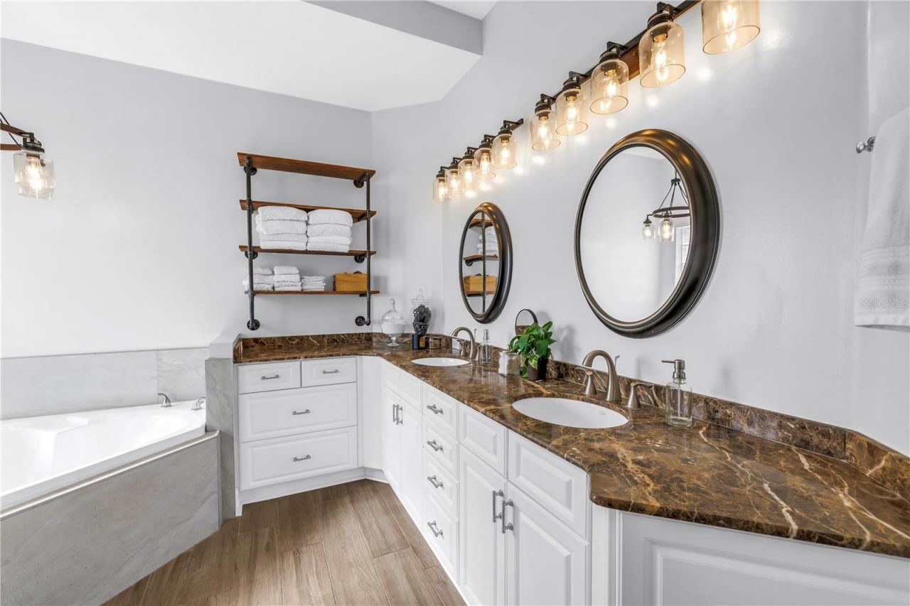 9980 Sago Point Drive, Seminole, FL 33777 Photo