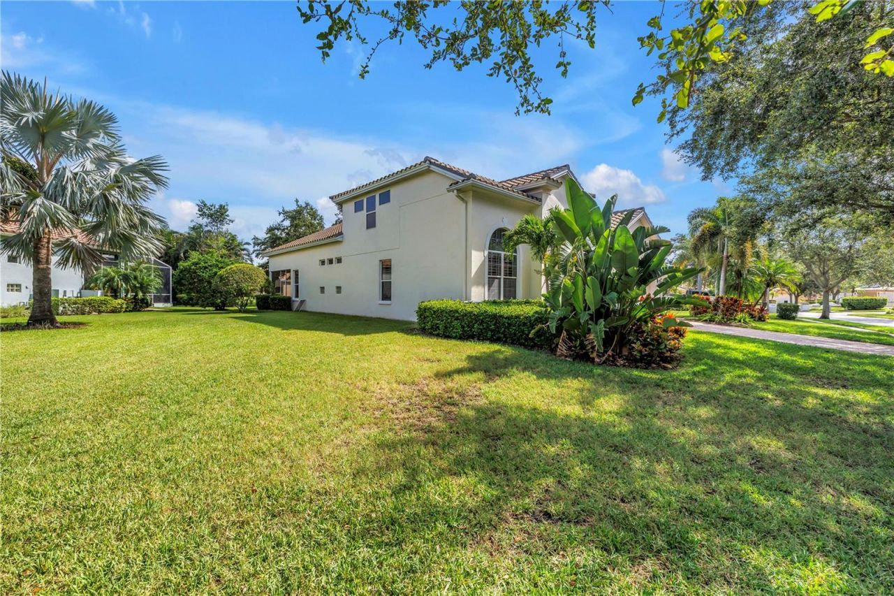 9980 Sago Point Drive, Seminole, FL 33777 Photo