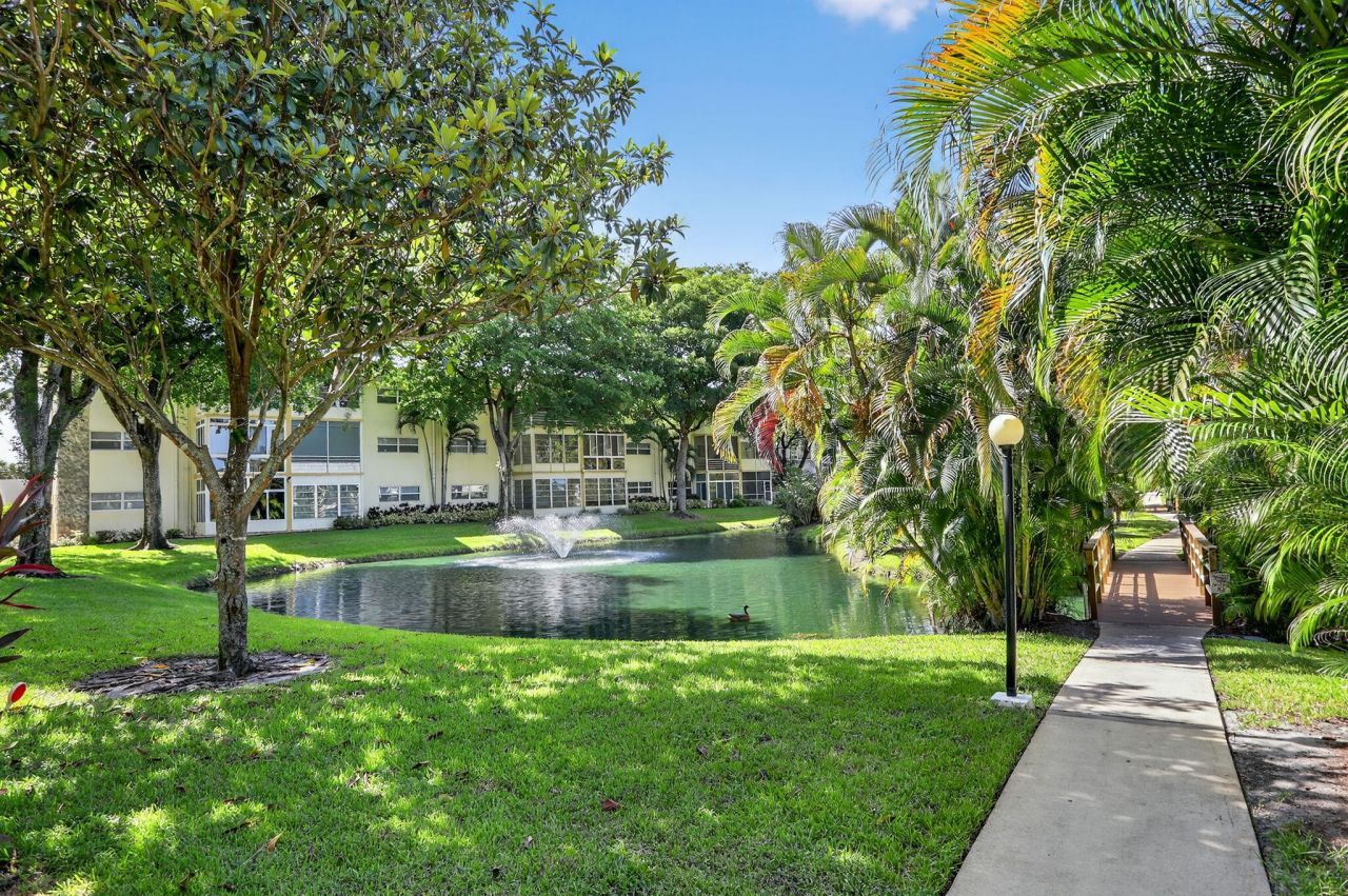 5111 W Oakland Park Boulevard, Unit 201, Lauderdale Lakes, FL 33313 Photo