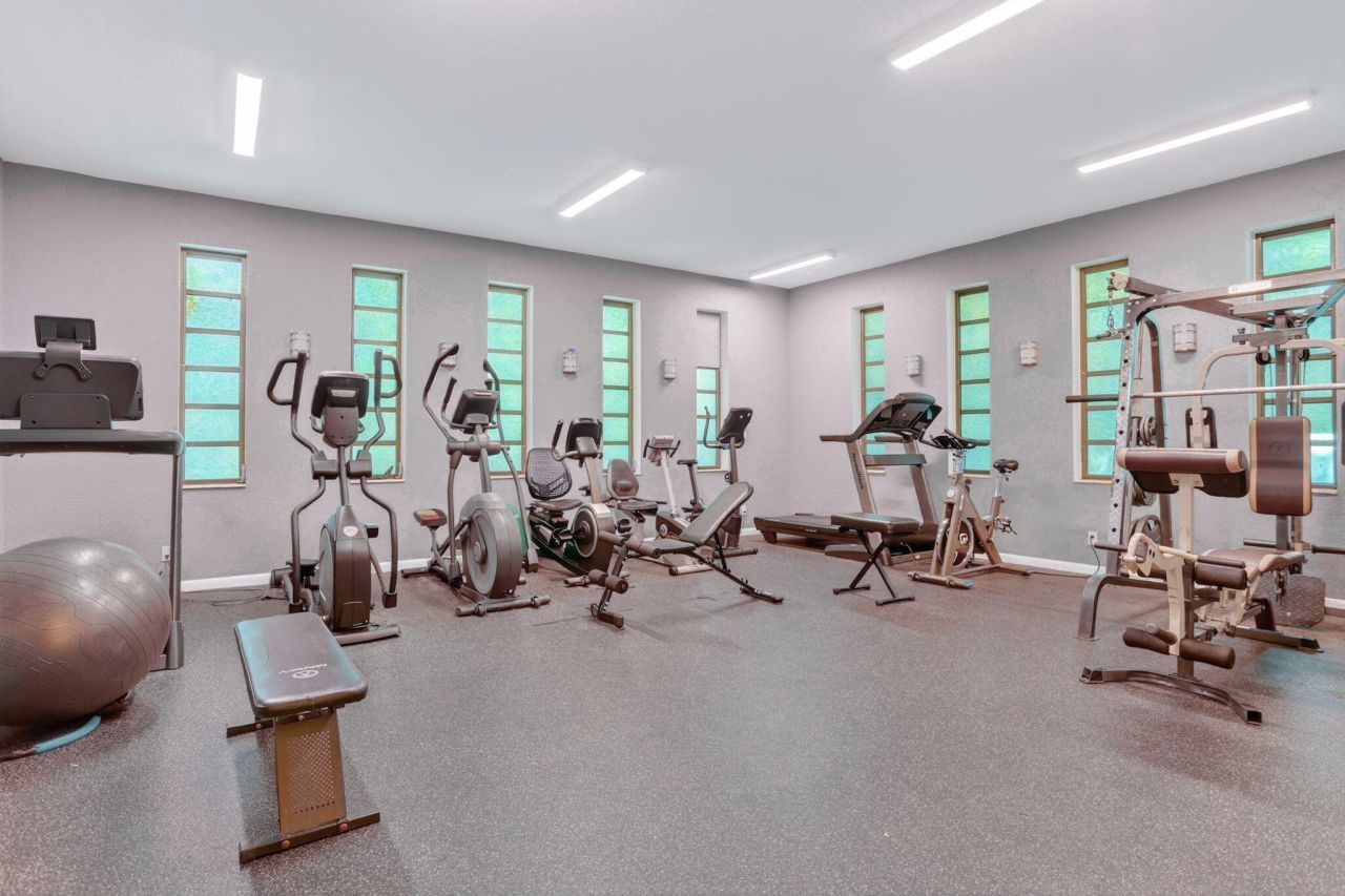 5111 W Oakland Park Boulevard, Unit 201, Lauderdale Lakes, FL 33313 Photo