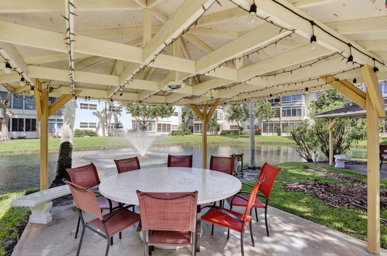 5111 W Oakland Park Boulevard, Unit 201, Lauderdale Lakes, FL 33313 Photo