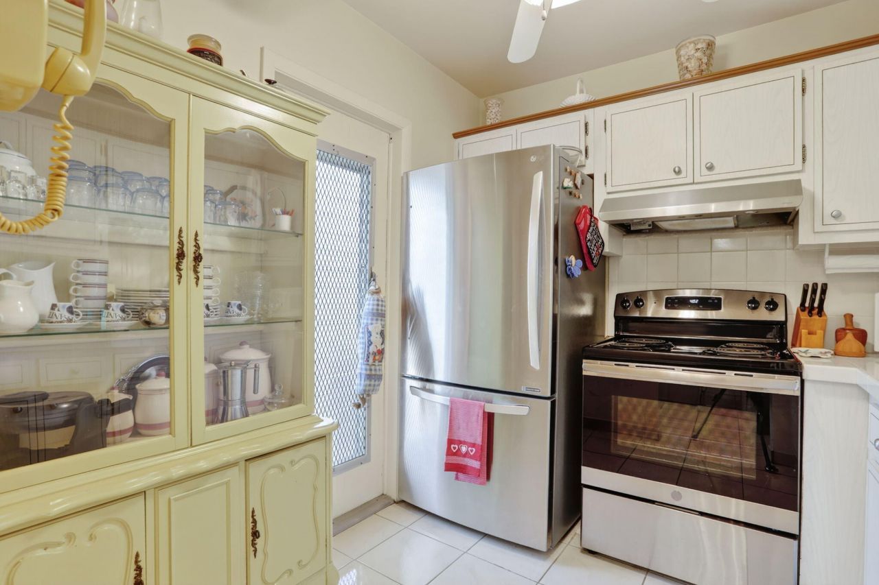 5111 W Oakland Park Boulevard, Unit 201, Lauderdale Lakes, FL 33313 Photo