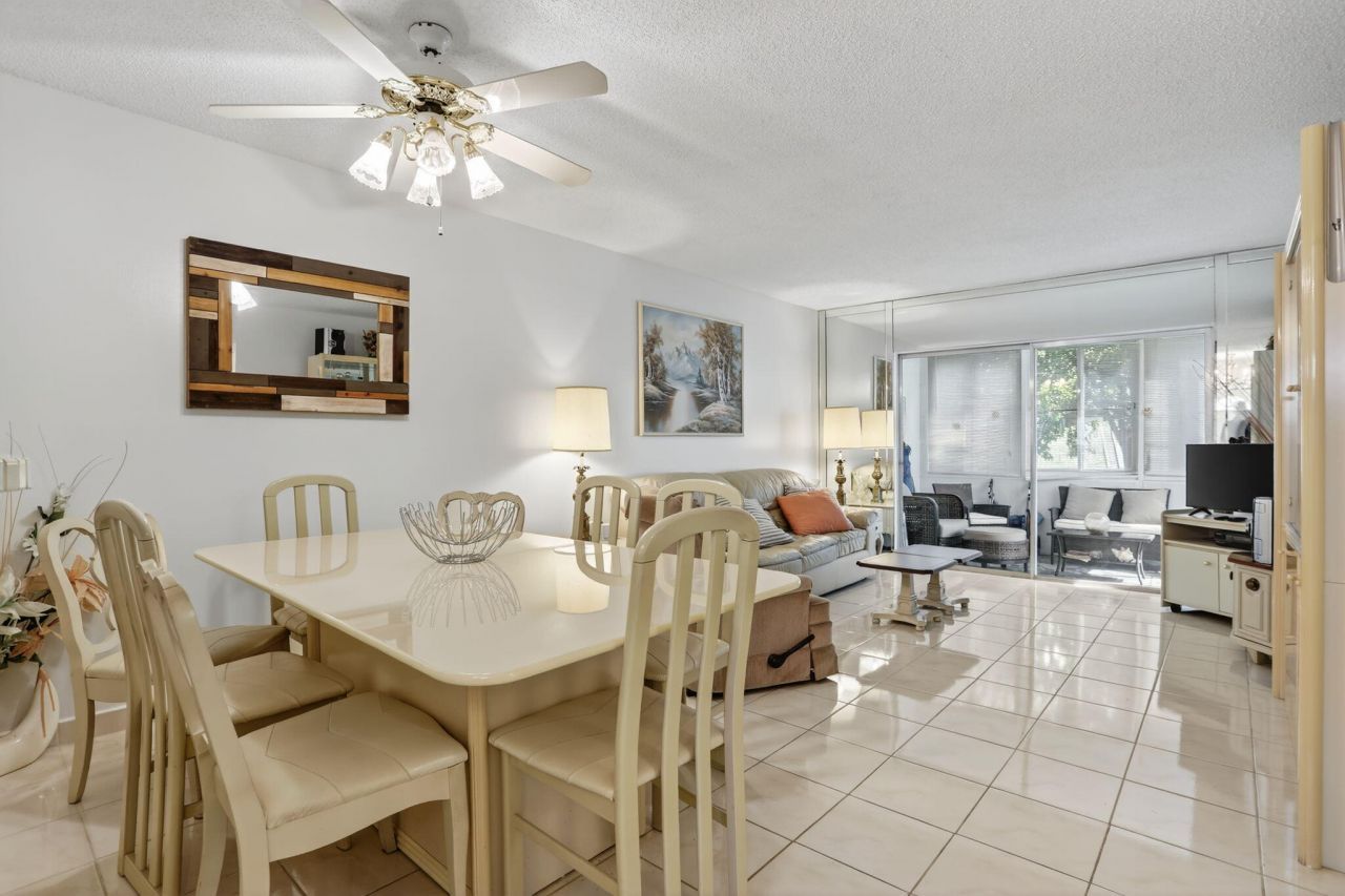 5111 W Oakland Park Boulevard, Unit 201, Lauderdale Lakes, FL 33313 Photo