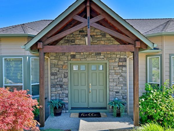 1893 NW Sunview Place, Grants Pass, OR 97526