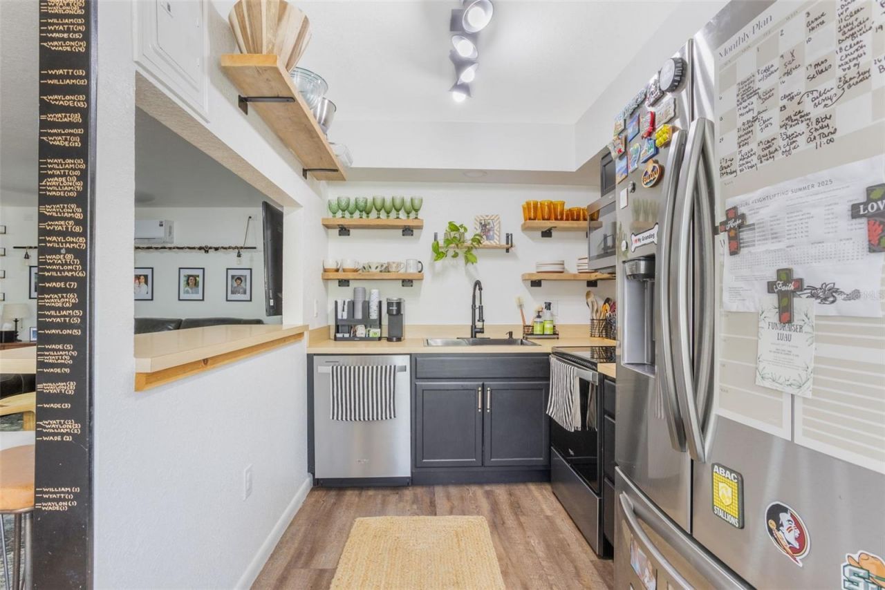 300 N Dixie Avenue, Fruitland Park, FL 34731 Photo