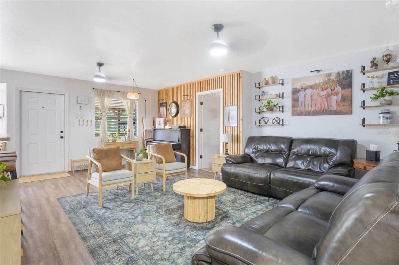 300 N Dixie Avenue, Fruitland Park, FL 34731 Photo