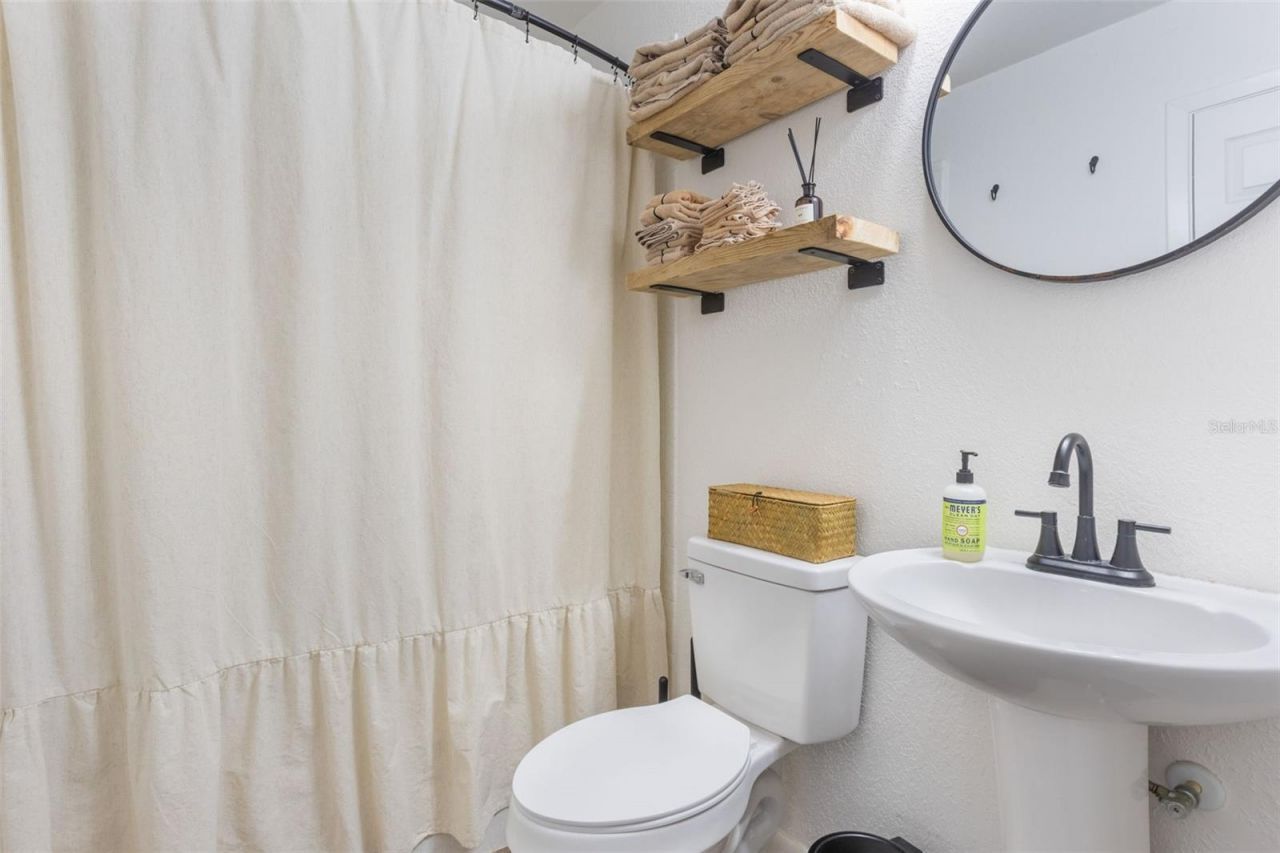 300 N Dixie Avenue, Fruitland Park, FL 34731 Photo