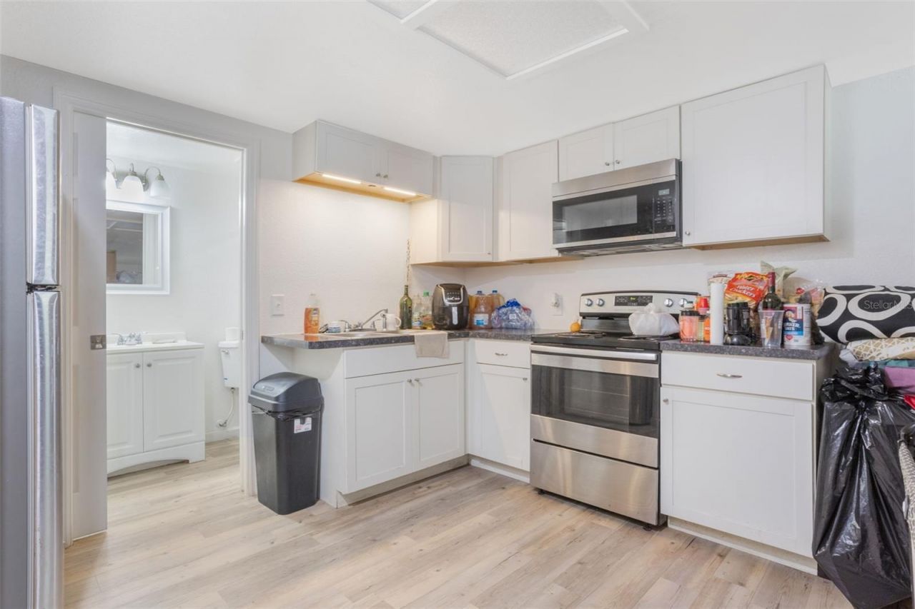 300 N Dixie Avenue, Fruitland Park, FL 34731 Photo