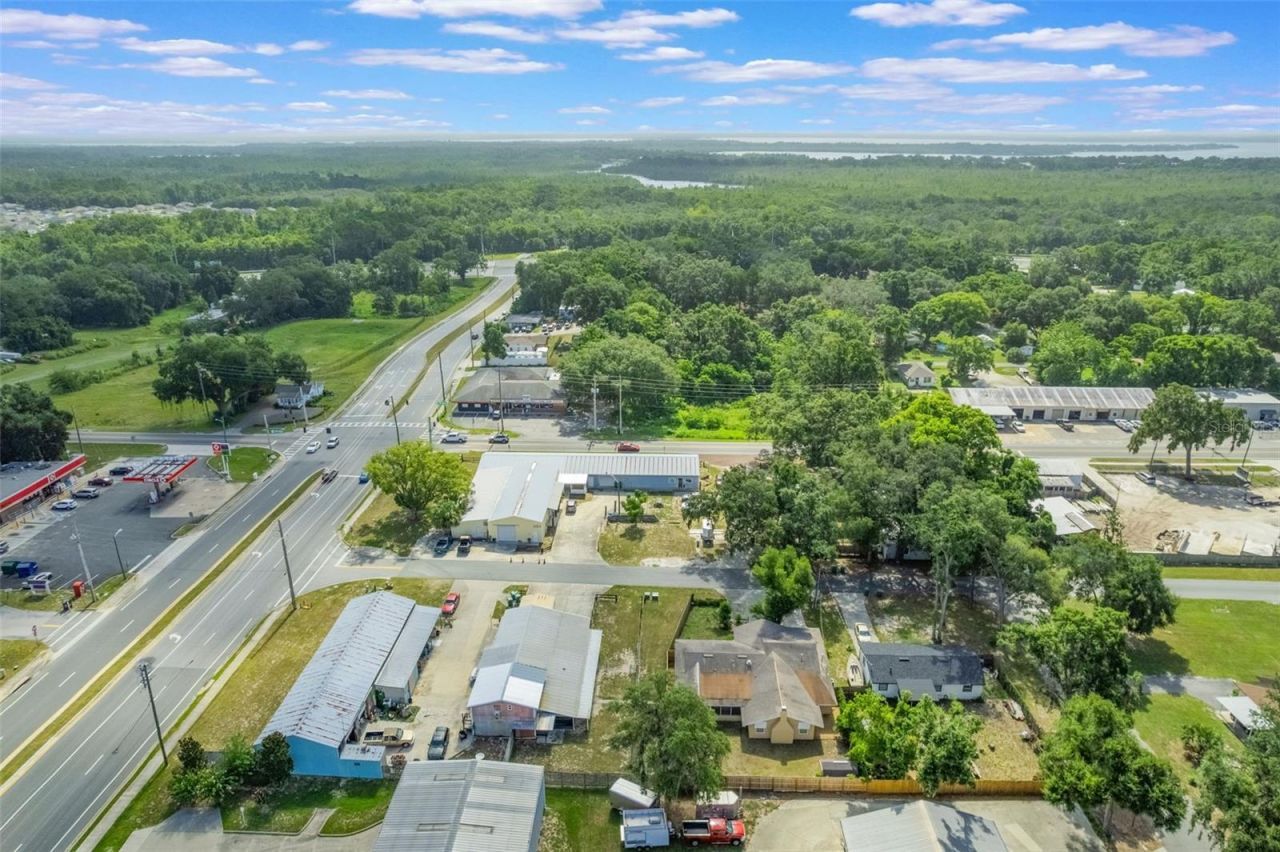 300 N Dixie Avenue, Fruitland Park, FL 34731 Photo