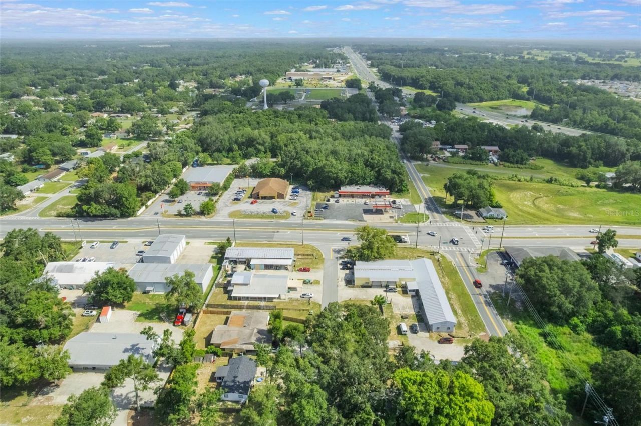 300 N Dixie Avenue, Fruitland Park, FL 34731 Photo