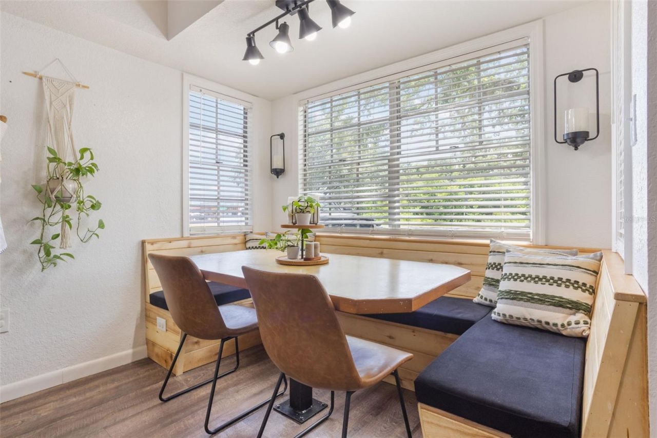 300 N Dixie Avenue, Fruitland Park, FL 34731 Photo