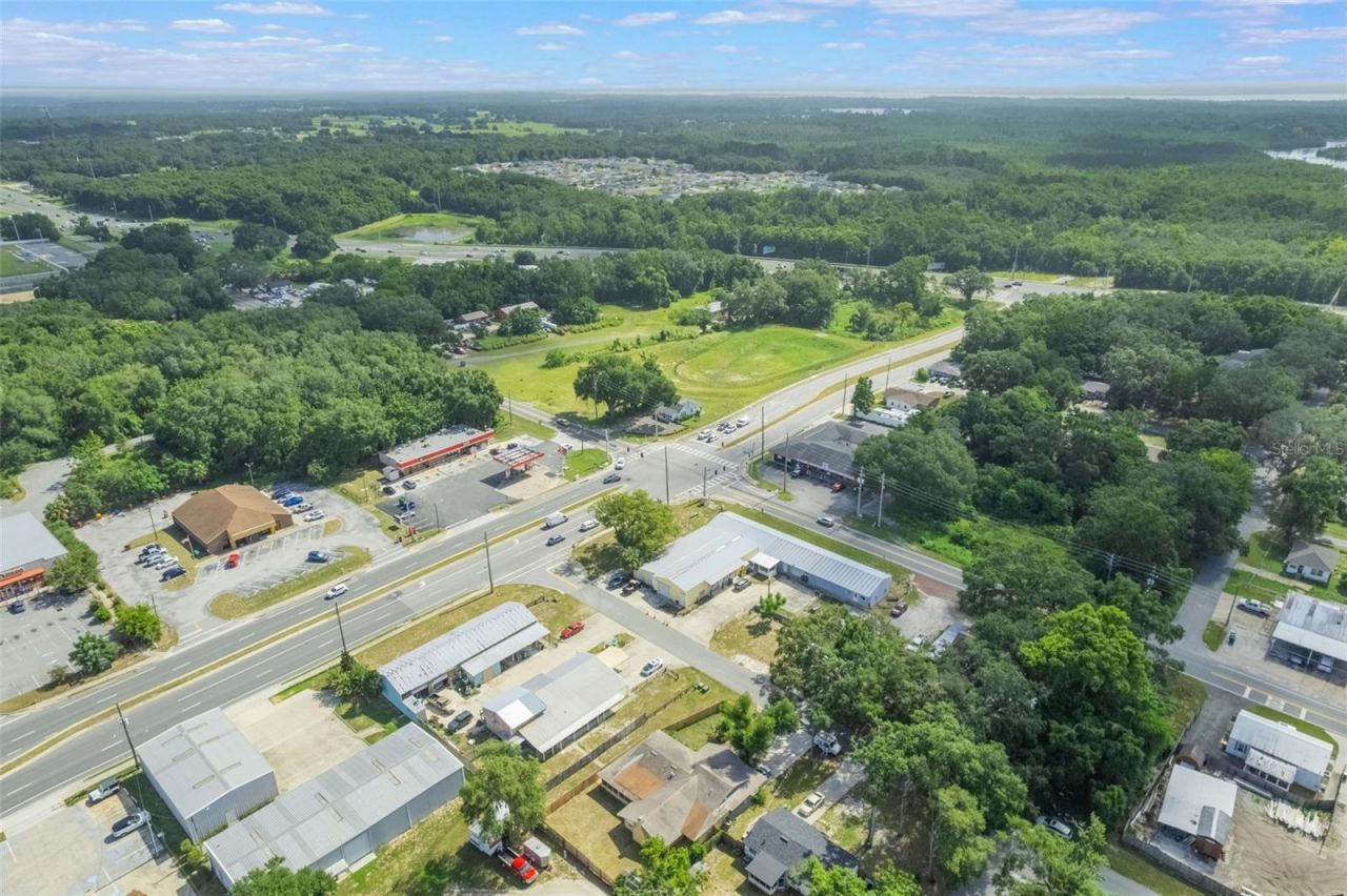 300 N Dixie Avenue, Fruitland Park, FL 34731 Photo