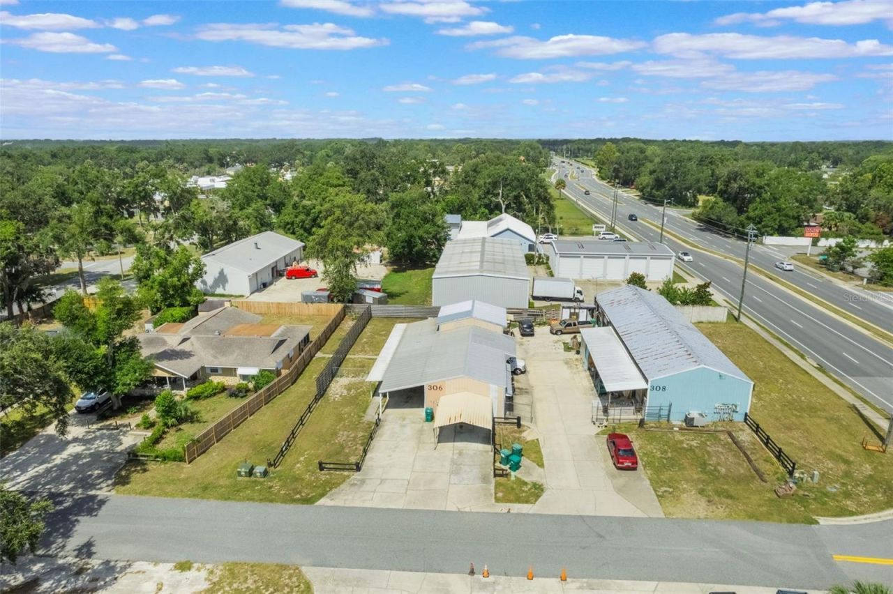 300 N Dixie Avenue, Fruitland Park, FL 34731 Photo