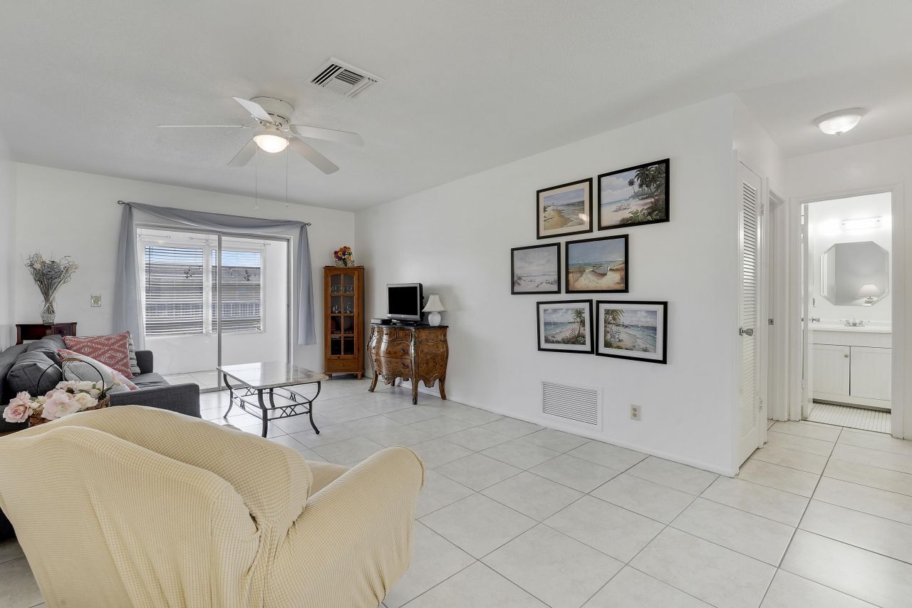 2132 NE 1st Way, Unit 204, Boynton Beach, FL 33435 Photo