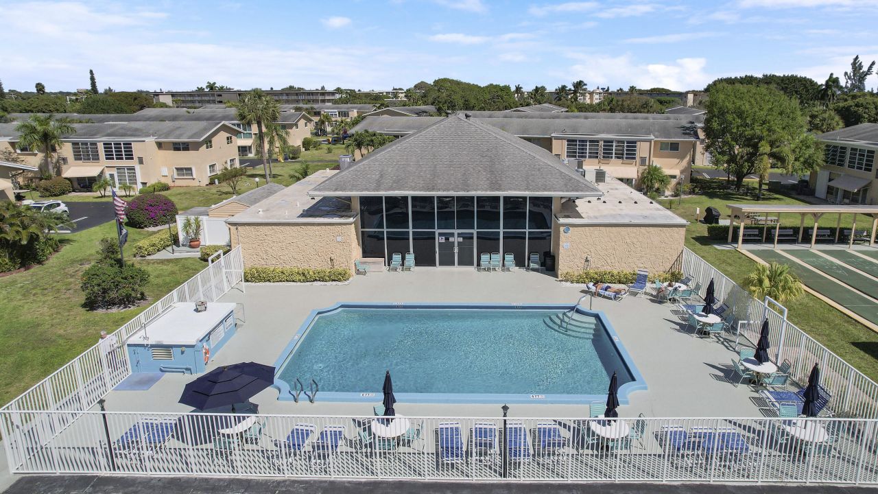2132 NE 1st Way, Unit 204, Boynton Beach, FL 33435 Photo