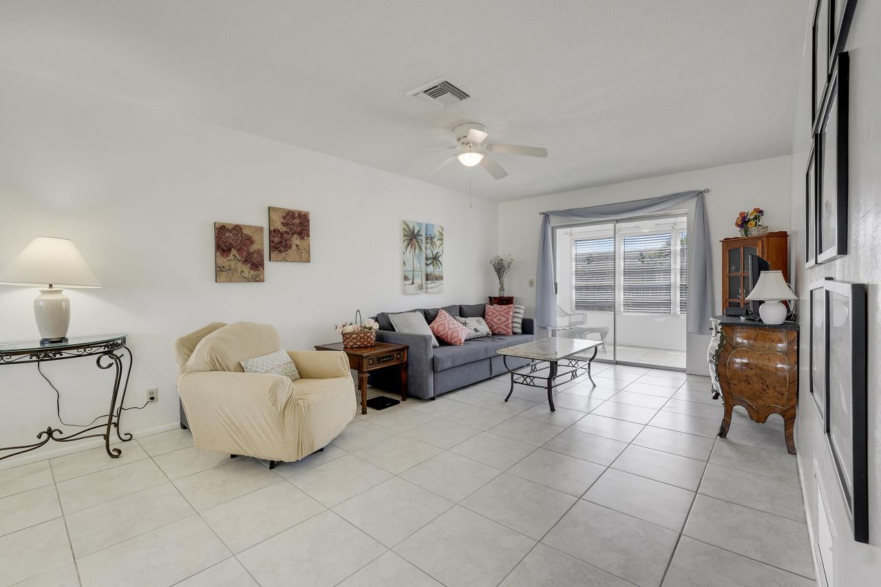 2132 NE 1st Way, Unit 204, Boynton Beach, FL 33435 Photo