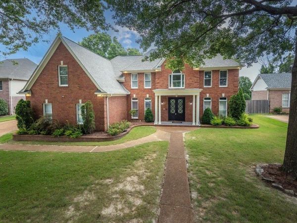 566 GREEN OAKS LN, Collierville, TN 38017