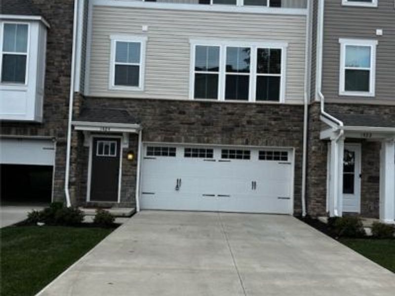 1424 Chateau Place, Avon, OH 44011 Photo 1