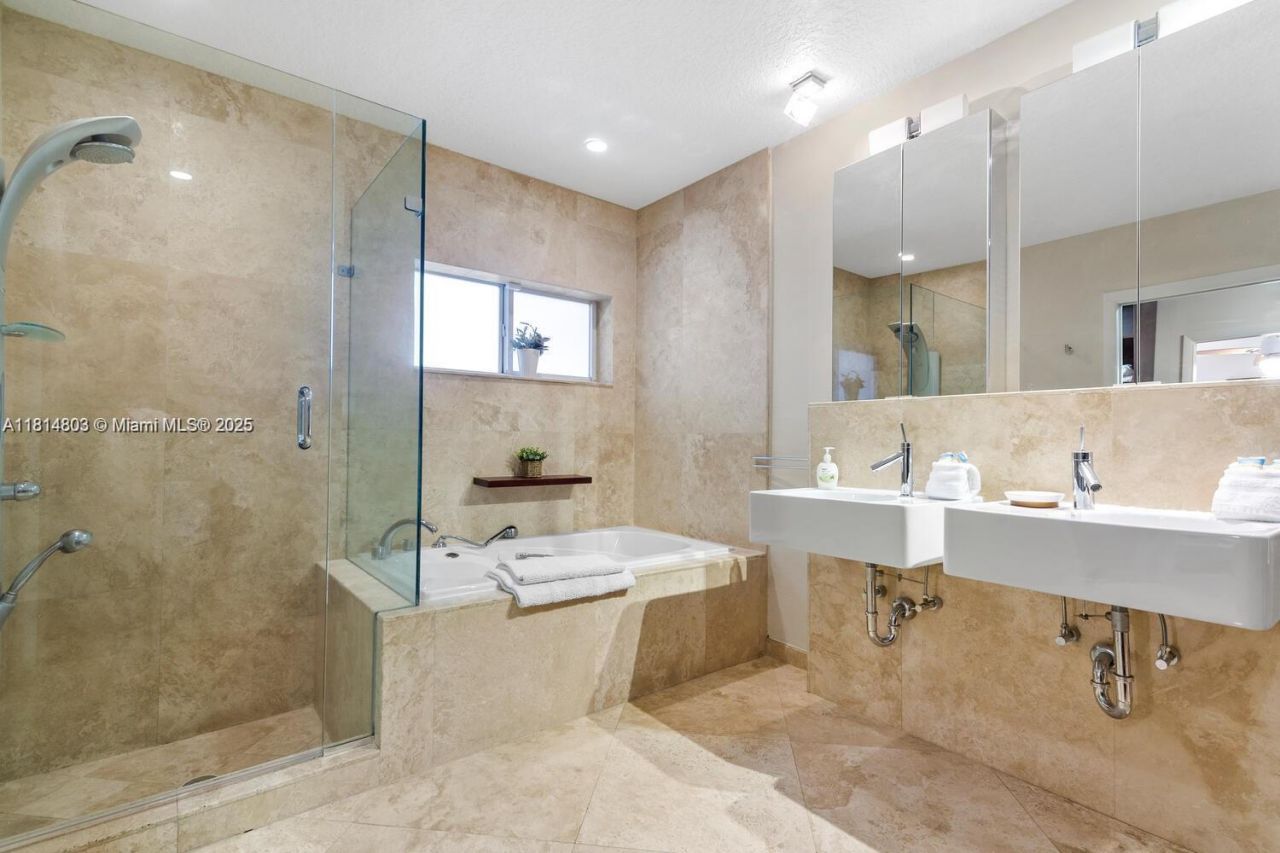 4101 Bayview Dr, Fort Lauderdale, FL 33308 Photo