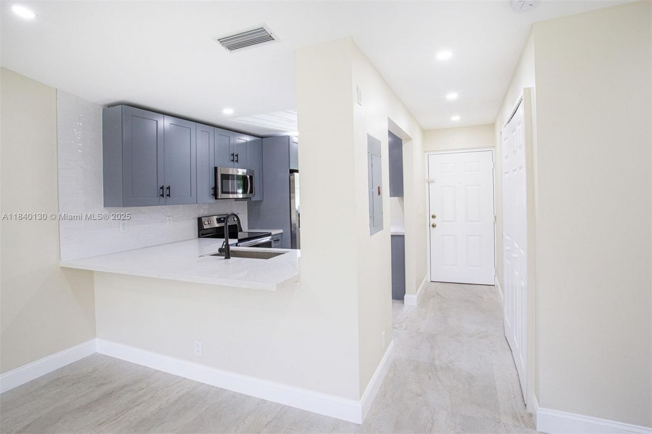 9431 Boca Cove Cir, Unit 1009, Boca Raton, FL 33428 Photo