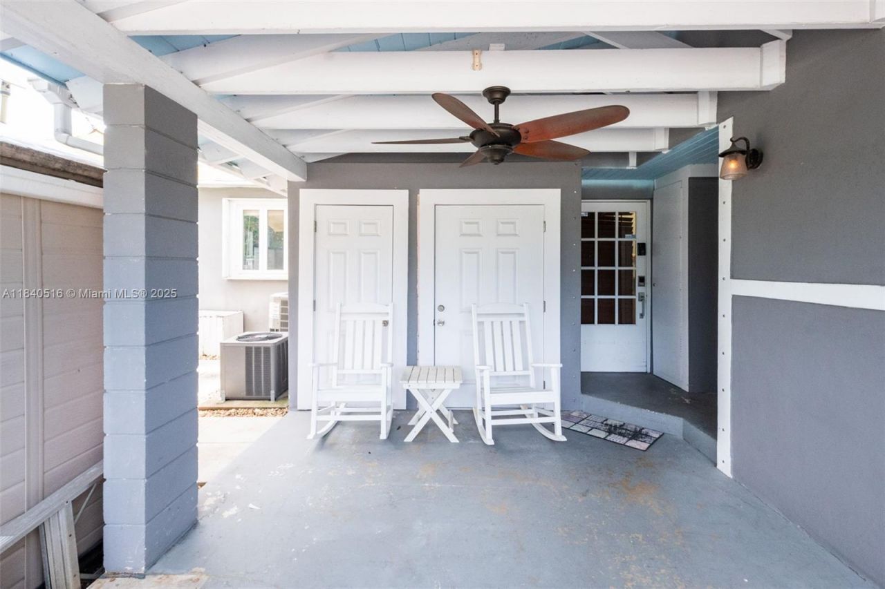 204 S Seacrest Cir, Delray Beach, FL 33444 Photo