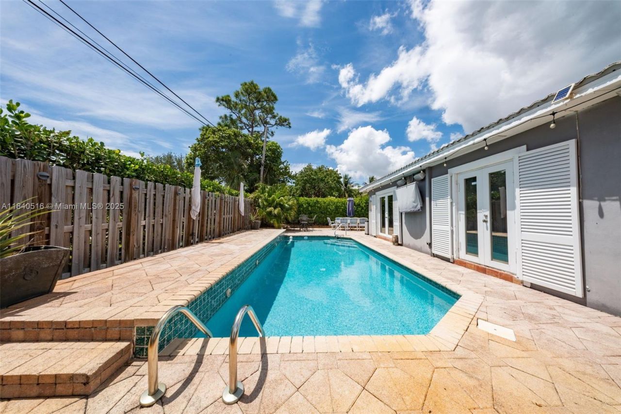 204 S Seacrest Cir, Delray Beach, FL 33444 Photo