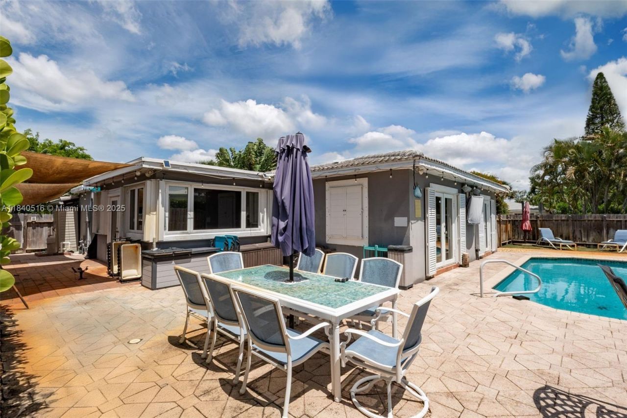 204 S Seacrest Cir, Delray Beach, FL 33444 Photo