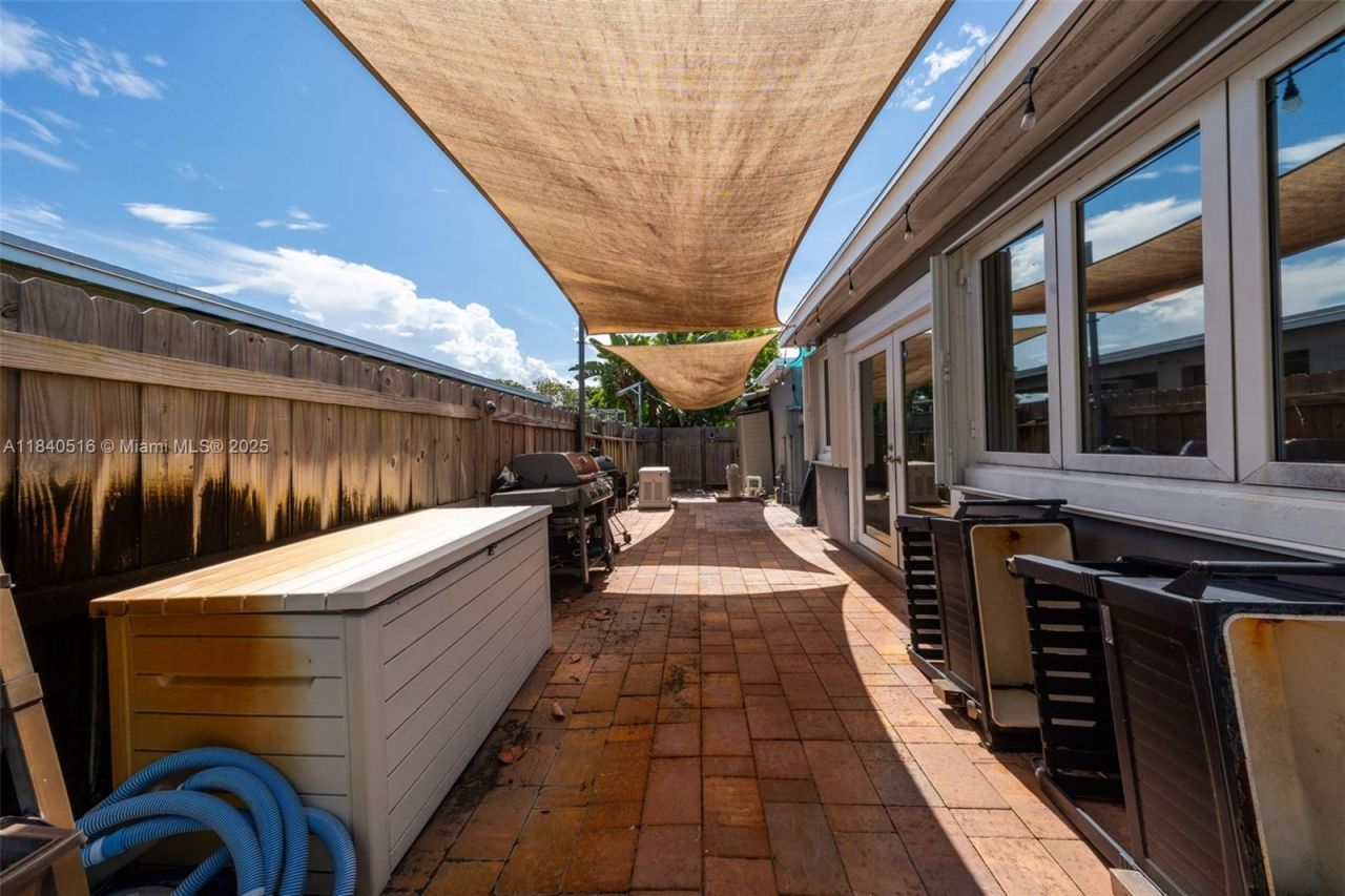 204 S Seacrest Cir, Delray Beach, FL 33444 Photo