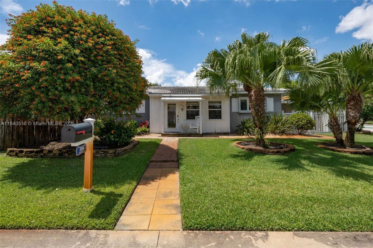 204 S Seacrest Cir, Delray Beach, FL 33444 Photo