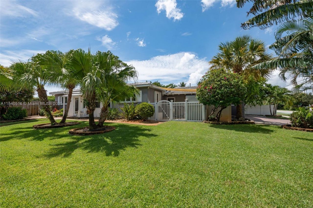 204 S Seacrest Cir, Delray Beach, FL 33444 Photo