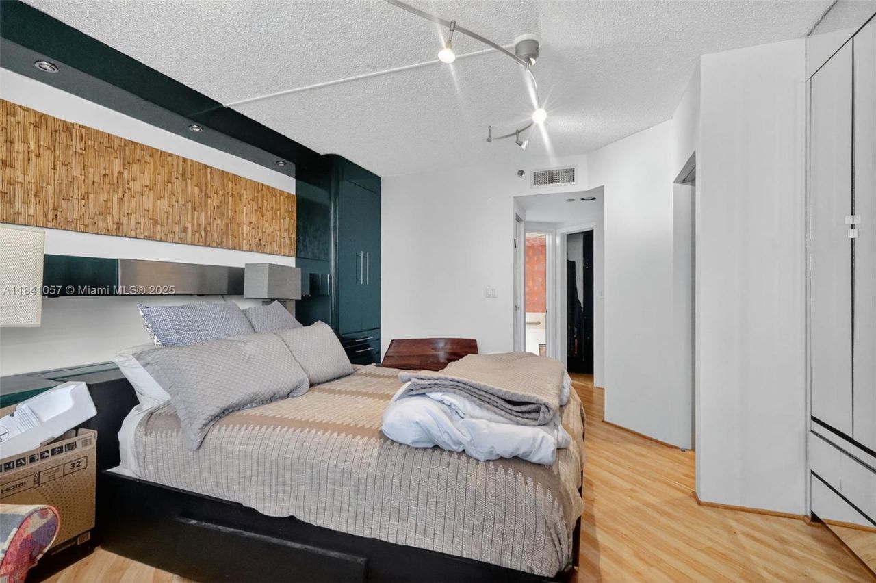 20185 E Country Club Dr, Unit 1406/1405, Aventura, FL 33180 Photo