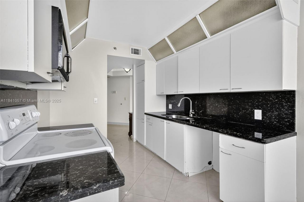 20185 E Country Club Dr, Unit 1406/1405, Aventura, FL 33180 Photo