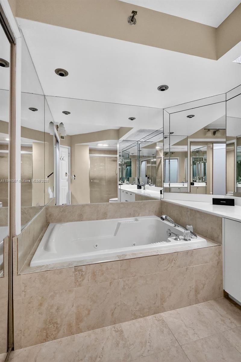 20185 E Country Club Dr, Unit 1406/1405, Aventura, FL 33180 Photo