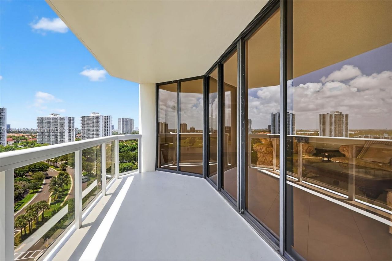 20185 E Country Club Dr, Unit 1406/1405, Aventura, FL 33180 Photo