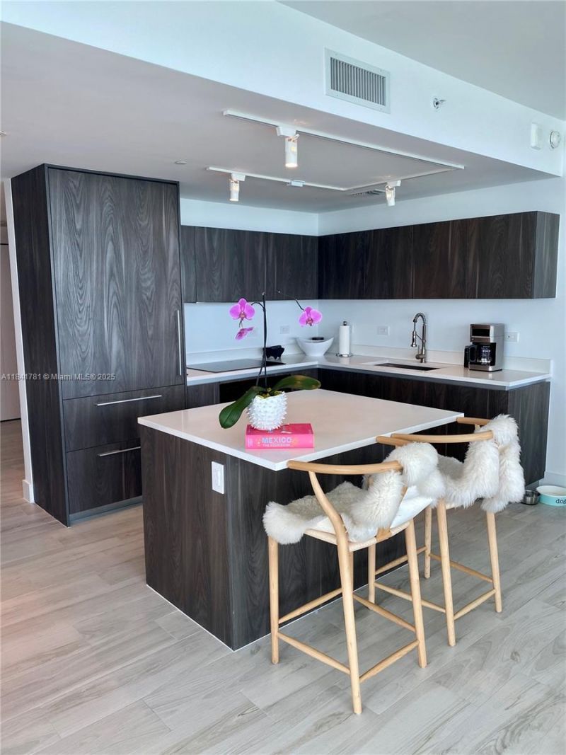 3131 NE 7th Ave, Unit 2801, Miami, FL 33137 Photo