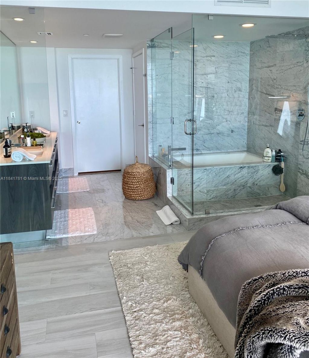 3131 NE 7th Ave, Unit 2801, Miami, FL 33137 Photo