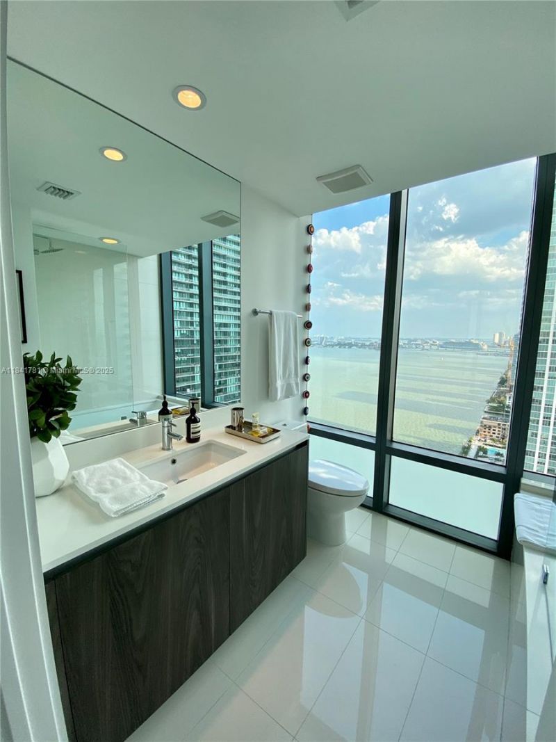 3131 NE 7th Ave, Unit 2801, Miami, FL 33137 Photo