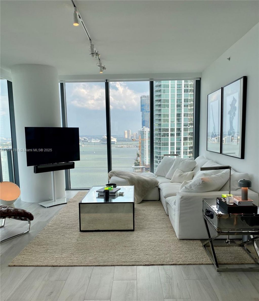 3131 NE 7th Ave, Unit 2801, Miami, FL 33137 Photo