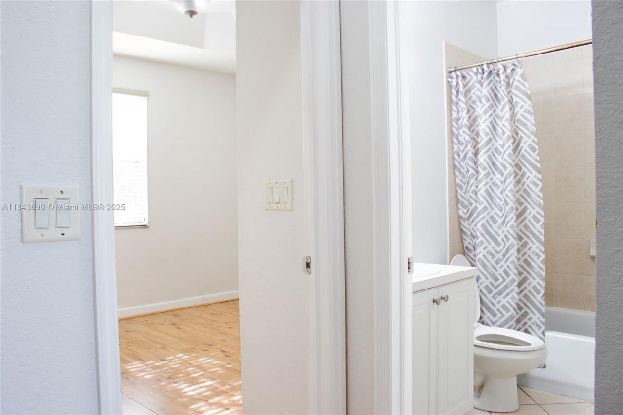 153 SE 28th Pl, Unit 3, Homestead, FL 33033 Photo