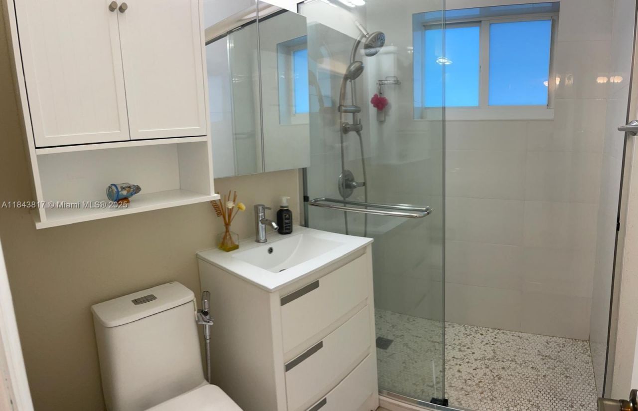 1445 NW 116th Ter, Miami, FL 33167 Photo