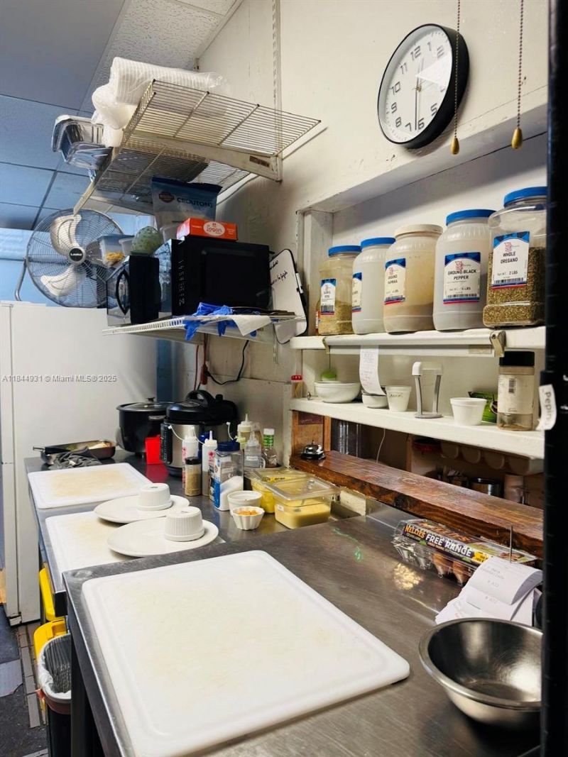 2114 W 68 St, Hialeah, FL 33016 Photo