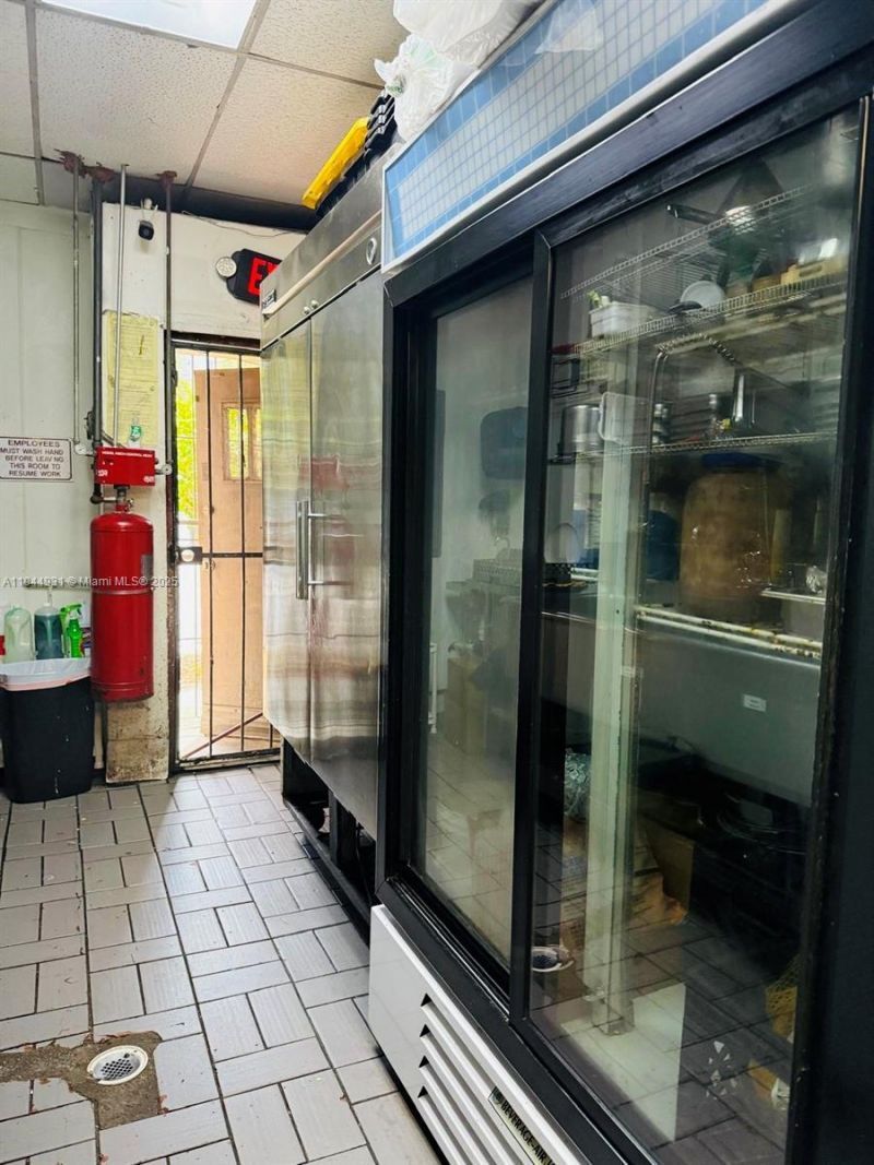 2114 W 68 St, Hialeah, FL 33016 Photo